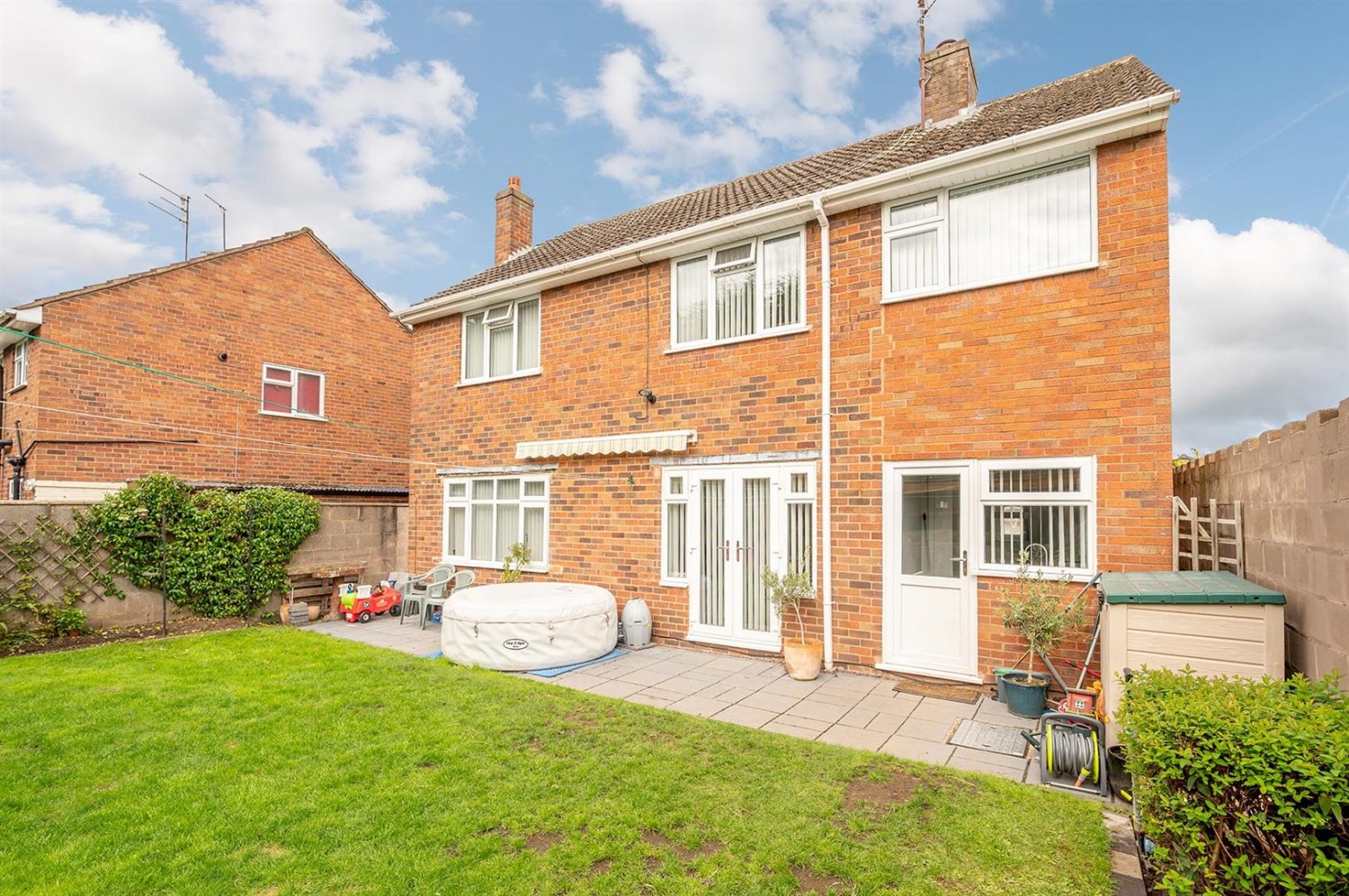 Barnett Close, Kingswinford, DY6 9PW