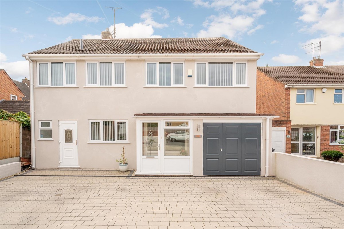 Barnett Close, Kingswinford, DY6 9PW