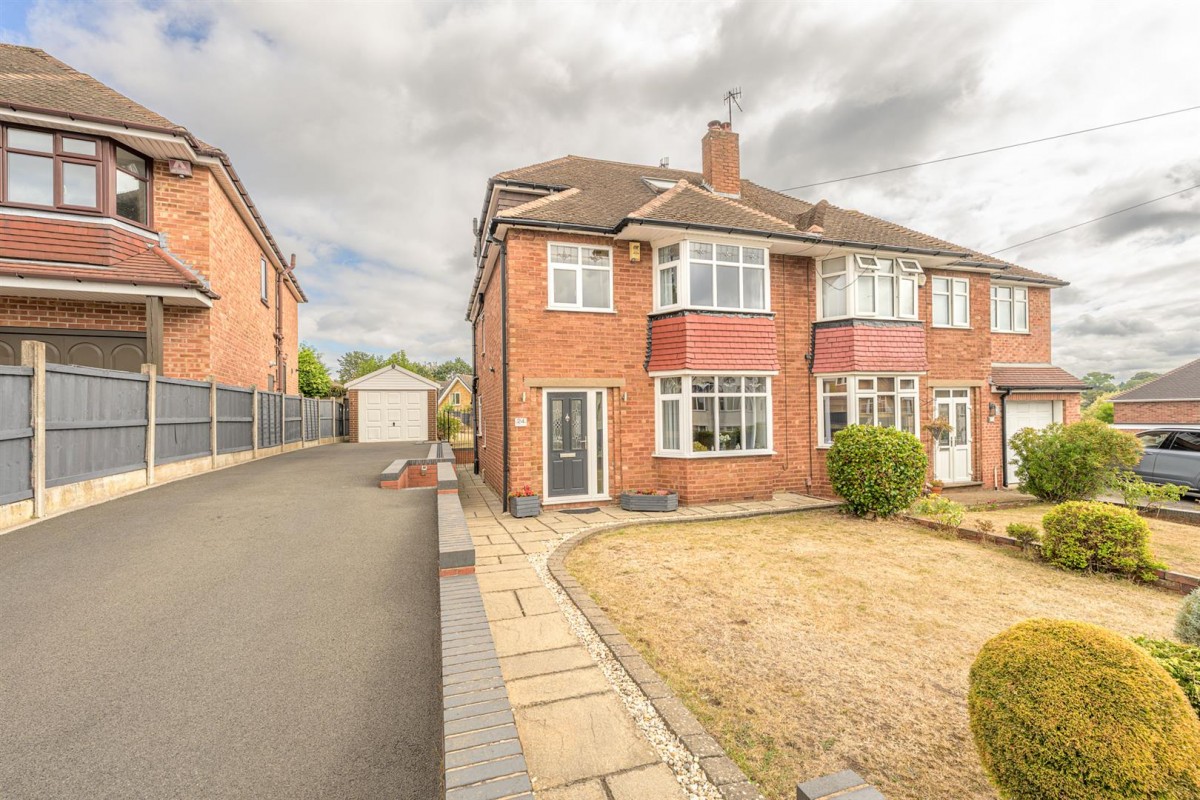 Wentworth Road, Wollaston, Stourbridge, DY8 4SB