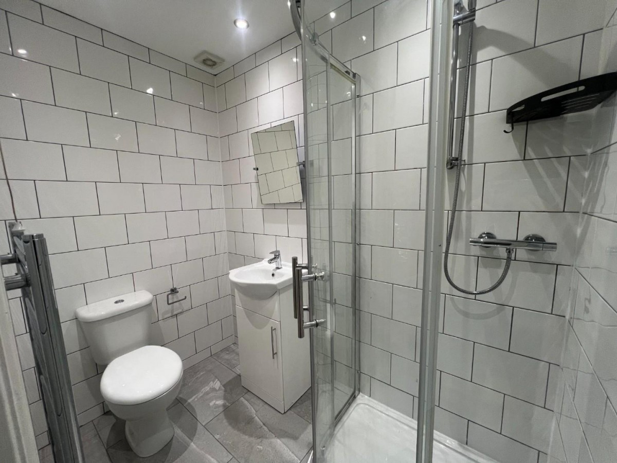 High Street, Ogmore Vale, CF32 7AD