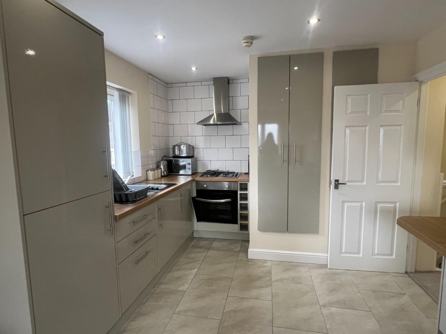 High Street, Ogmore Vale, CF32 7AD