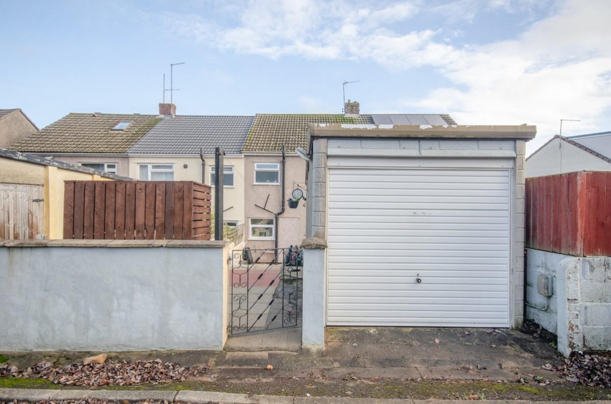 Brook Road, Mangotsfield, Bristol, BS16 9DX