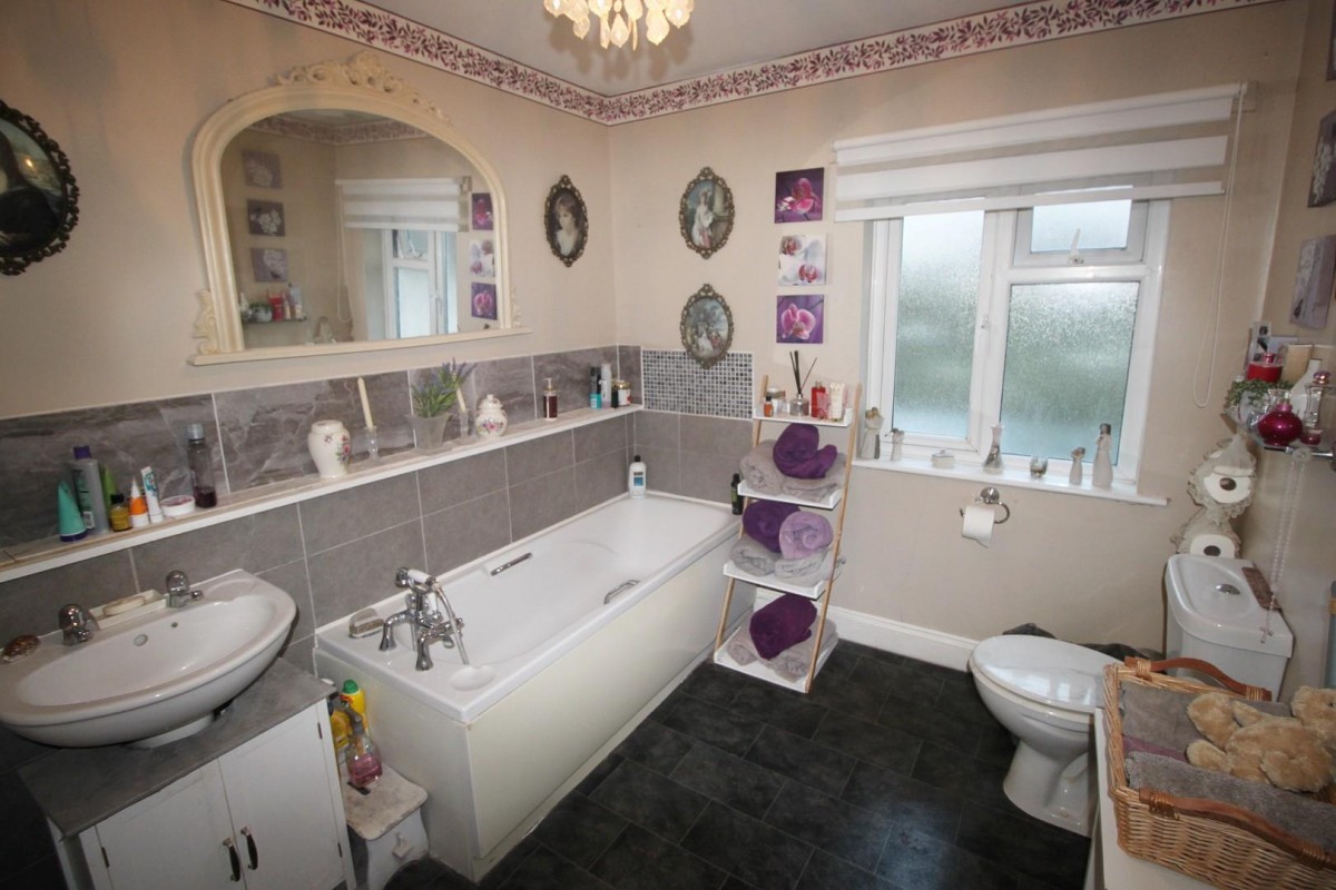 Denzil Avenue, Netley Abbey, Southampton, SO31 5BA