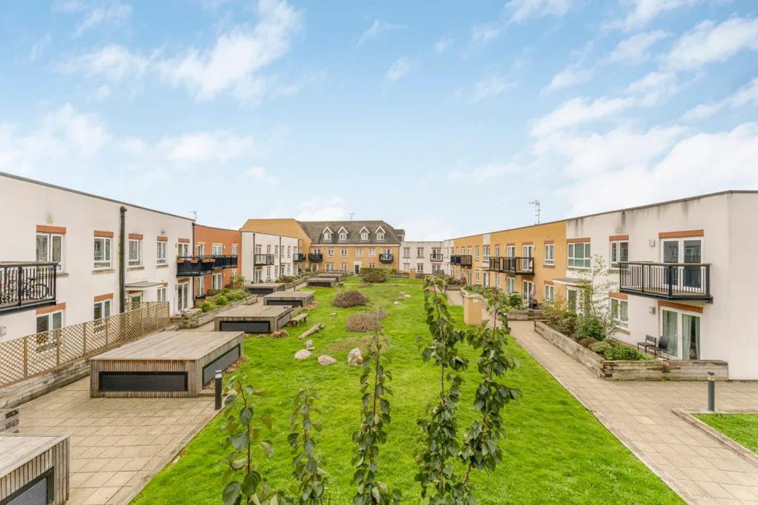 Featherstone Court, Southall