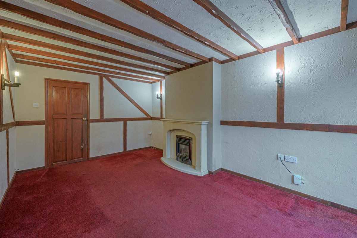 Burrows Road, Kingswinford, DY6 8LU