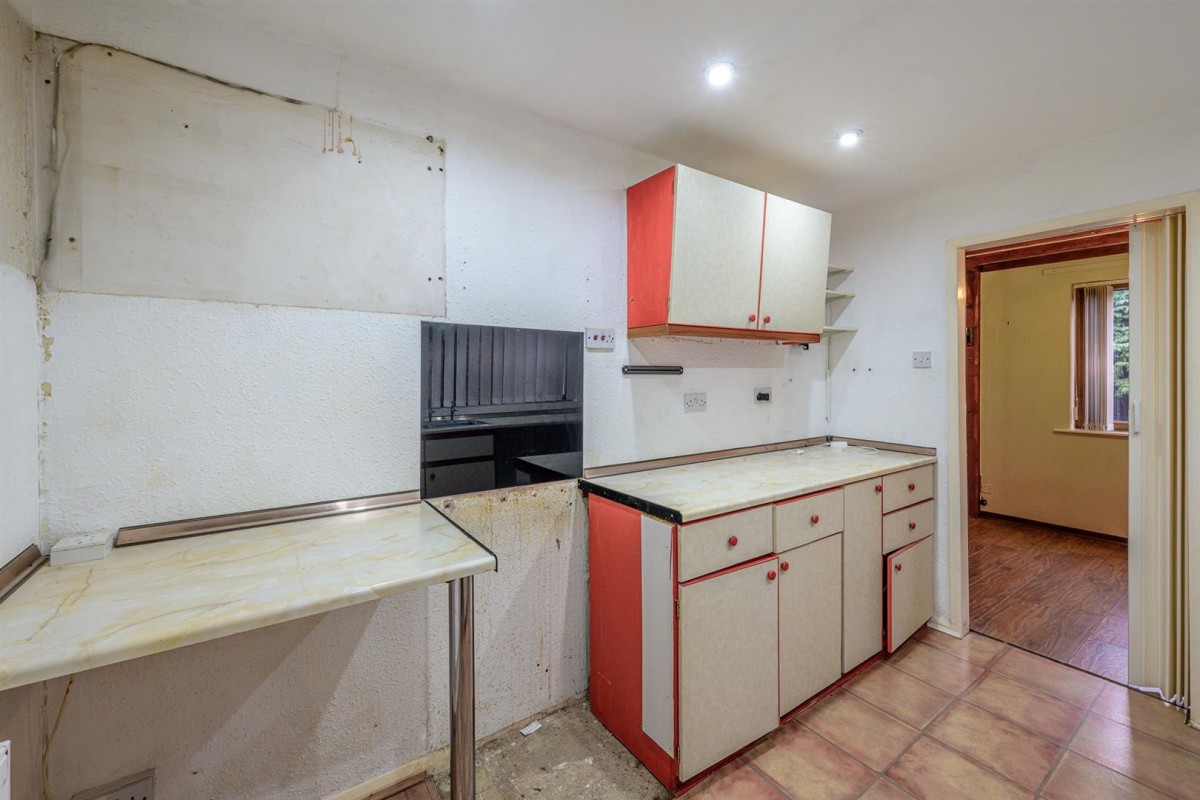 Burrows Road, Kingswinford, DY6 8LU