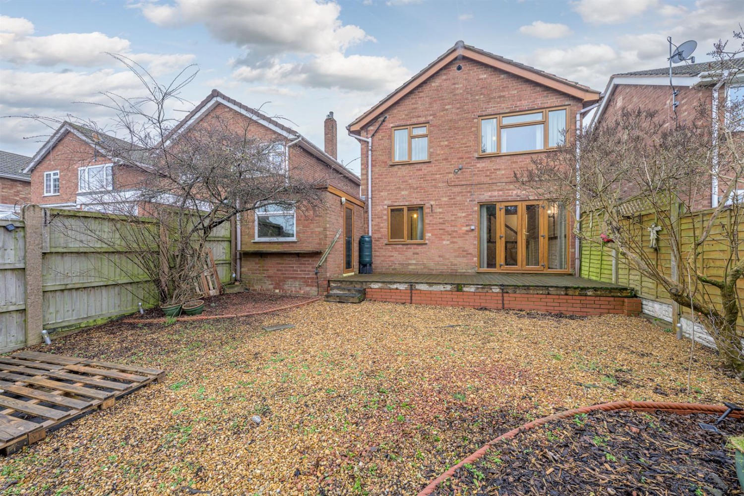 Burrows Road, Kingswinford, DY6 8LU