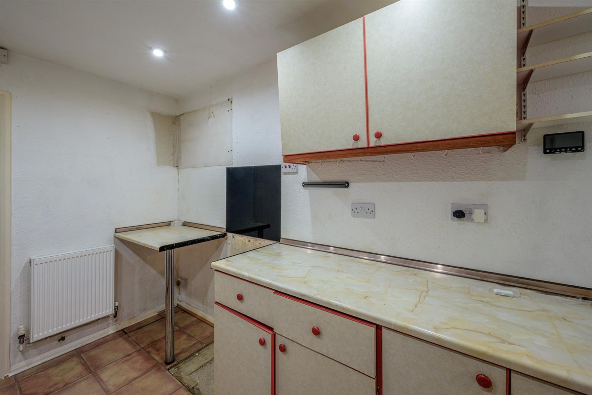 Burrows Road, Kingswinford, DY6 8LU