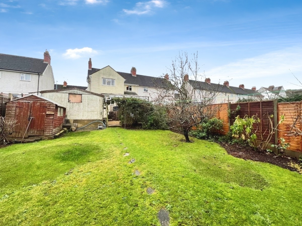 First Avenue, Dursley