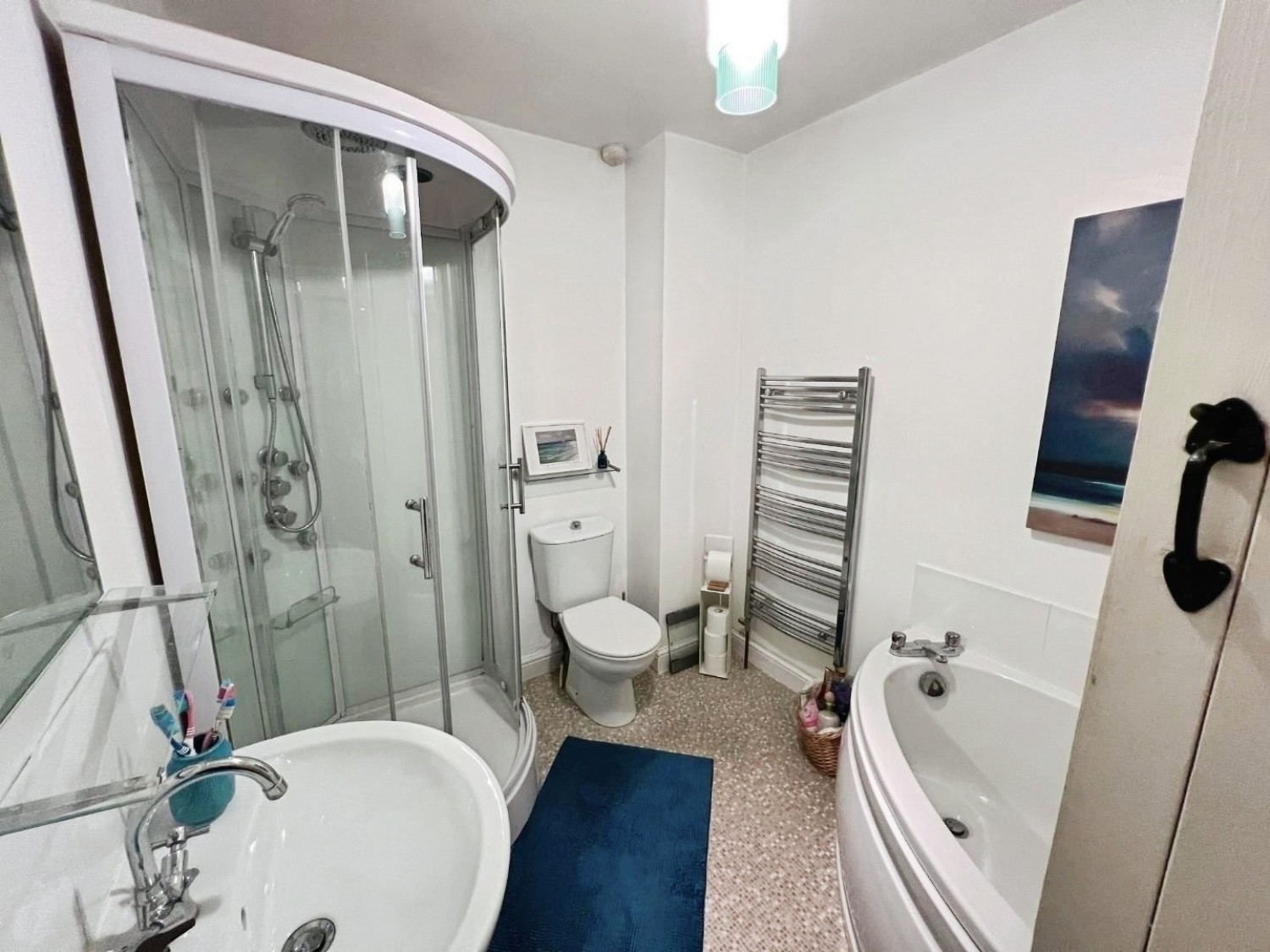 First Avenue, Dursley