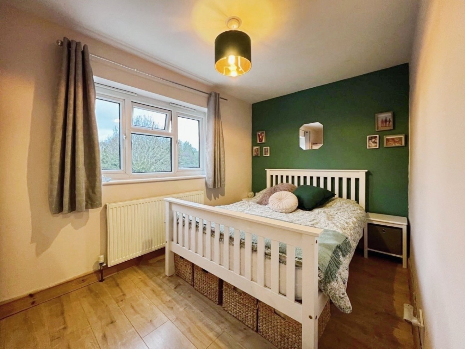 First Avenue, Dursley