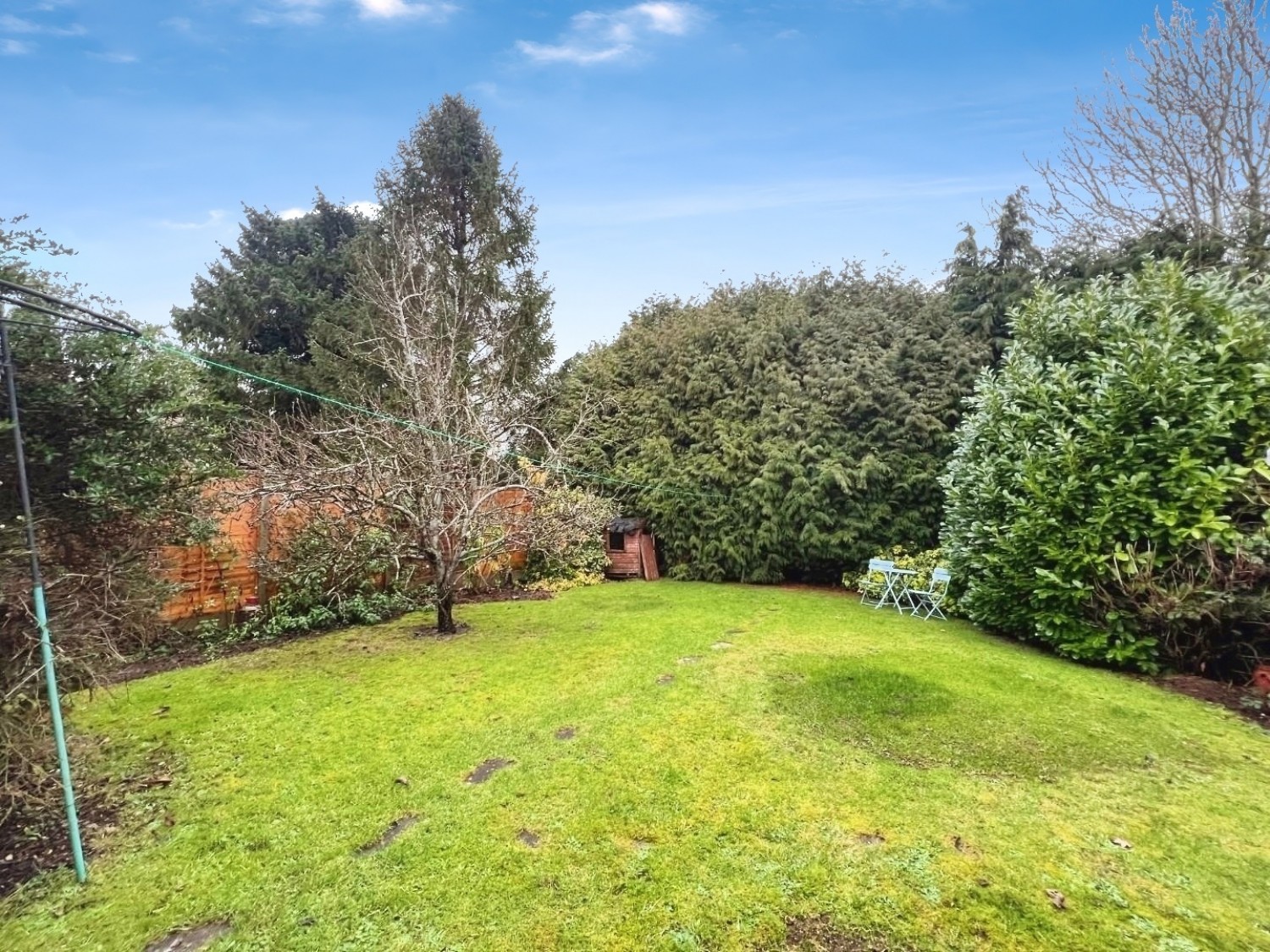 First Avenue, Dursley