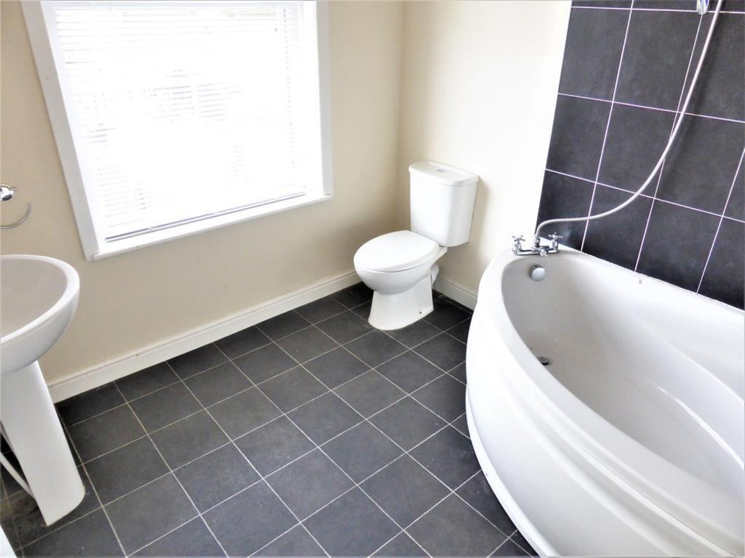 Woolley Road, Stocksbridge, Sheffield, S36 1GF