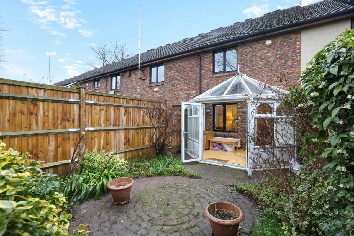 Cuthill Walk, London