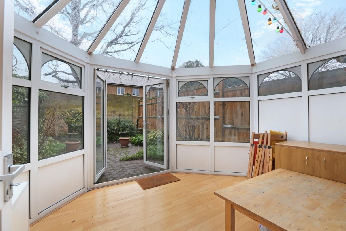 Cuthill Walk, London