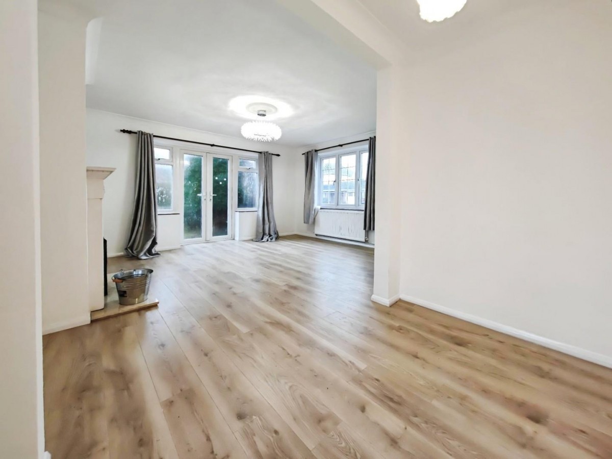 Manor Close, Bracknell, RG42 2BA