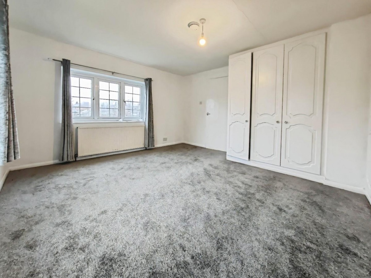 Manor Close, Bracknell, RG42 2BA