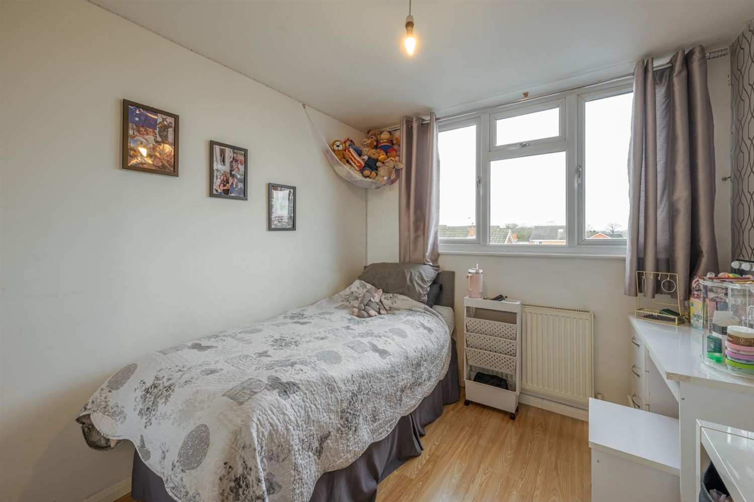 Rose Avenue, Kingswinford, DY6 8LE