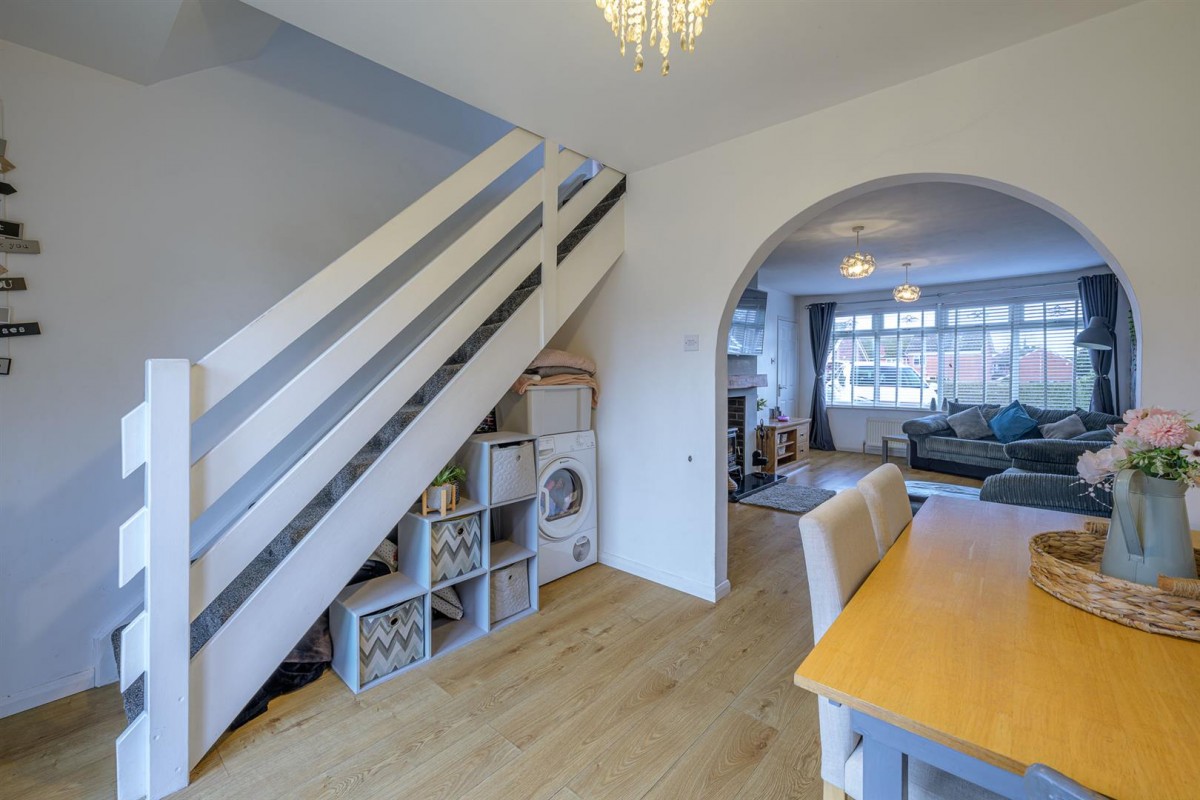 Rose Avenue, Kingswinford, DY6 8LE