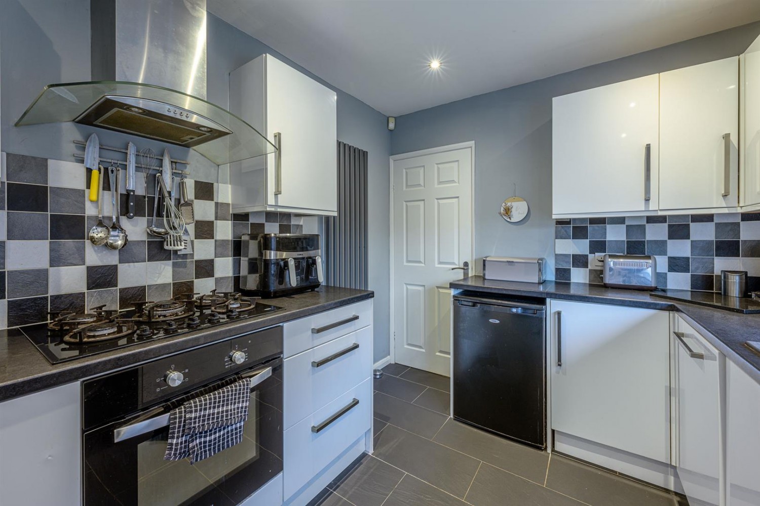 Rose Avenue, Kingswinford, DY6 8LE