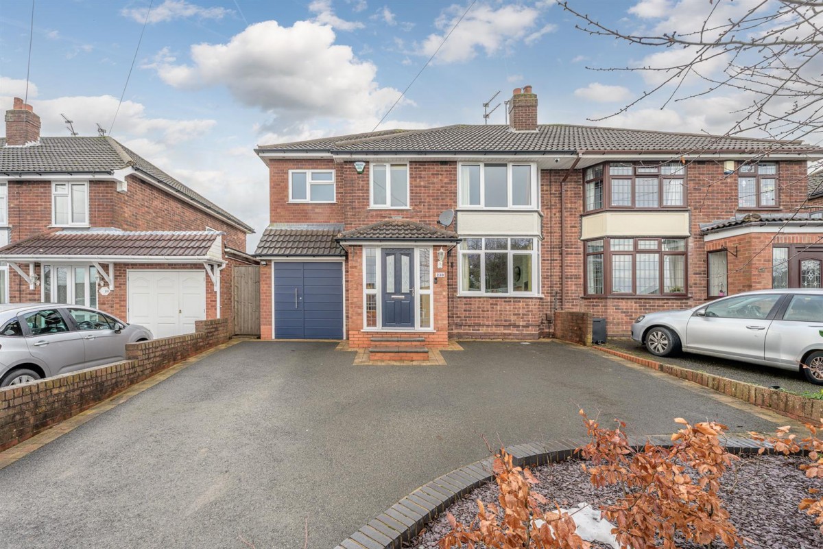 Standhills Road, Kingswinford, DY6 8JR