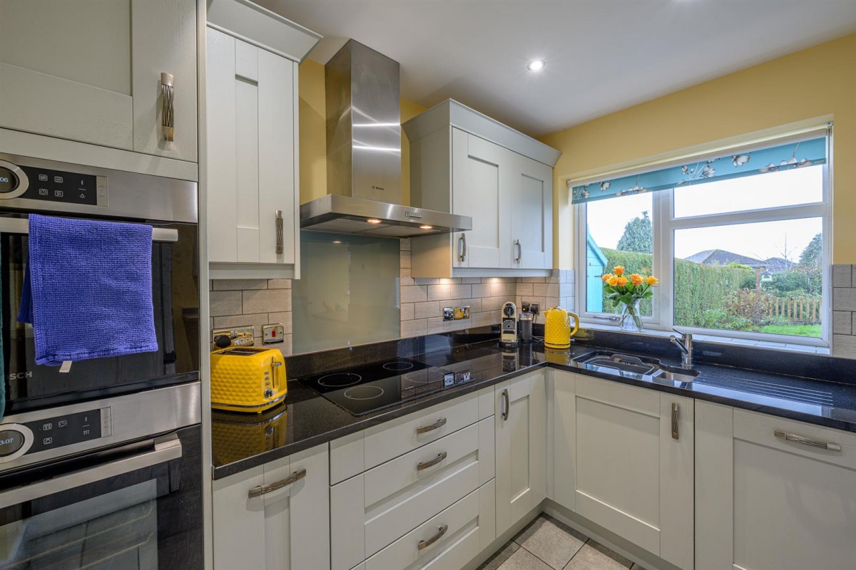 Standhills Road, Kingswinford, DY6 8JR