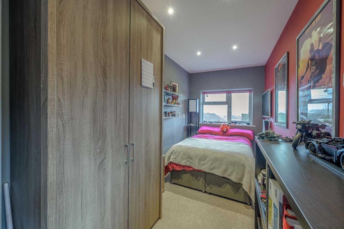 Standhills Road, Kingswinford, DY6 8JR