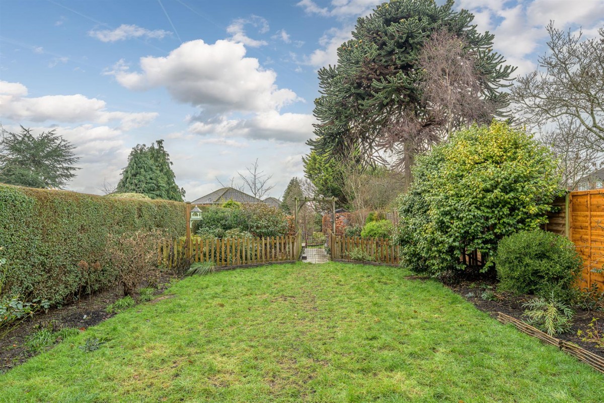 Standhills Road, Kingswinford, DY6 8JR