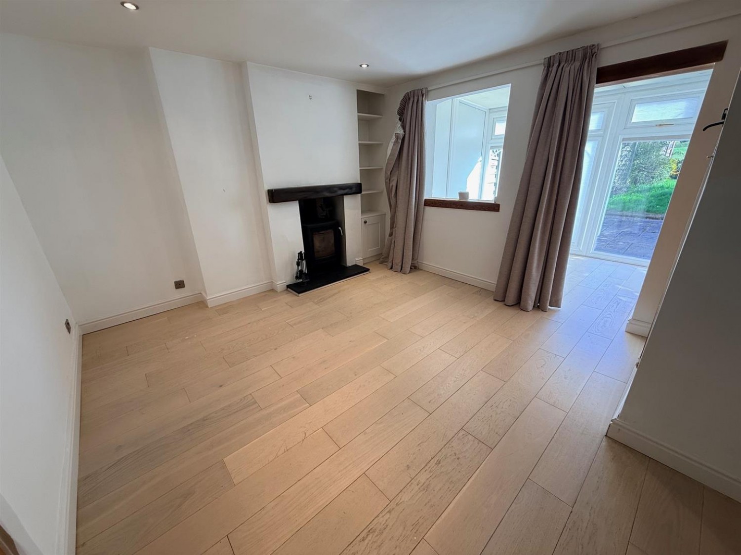 Austcliffe Road, Cookley, Kidderminster, DY10 3UR