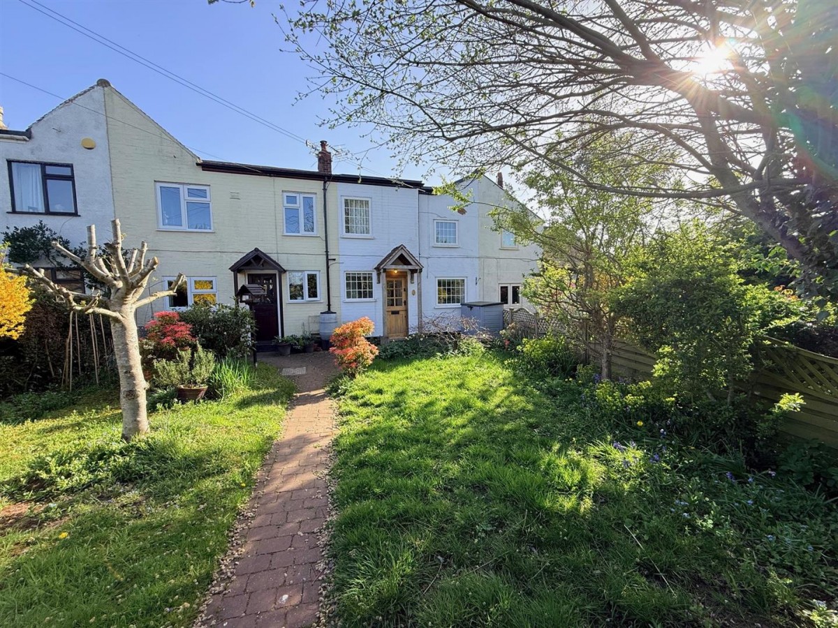 Austcliffe Road, Cookley, Kidderminster, DY10 3UR