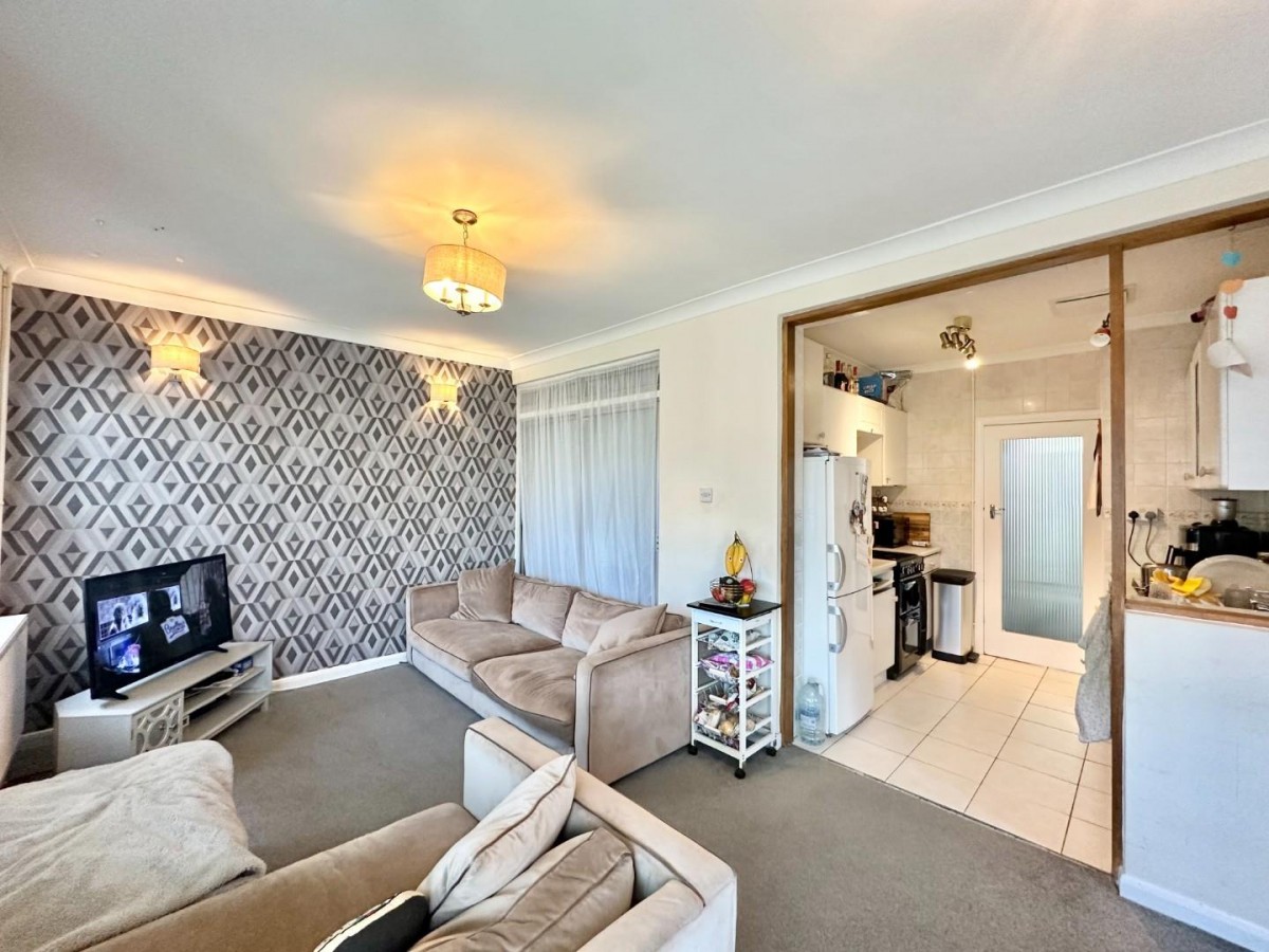 Mahlon Avenue, Ruislip