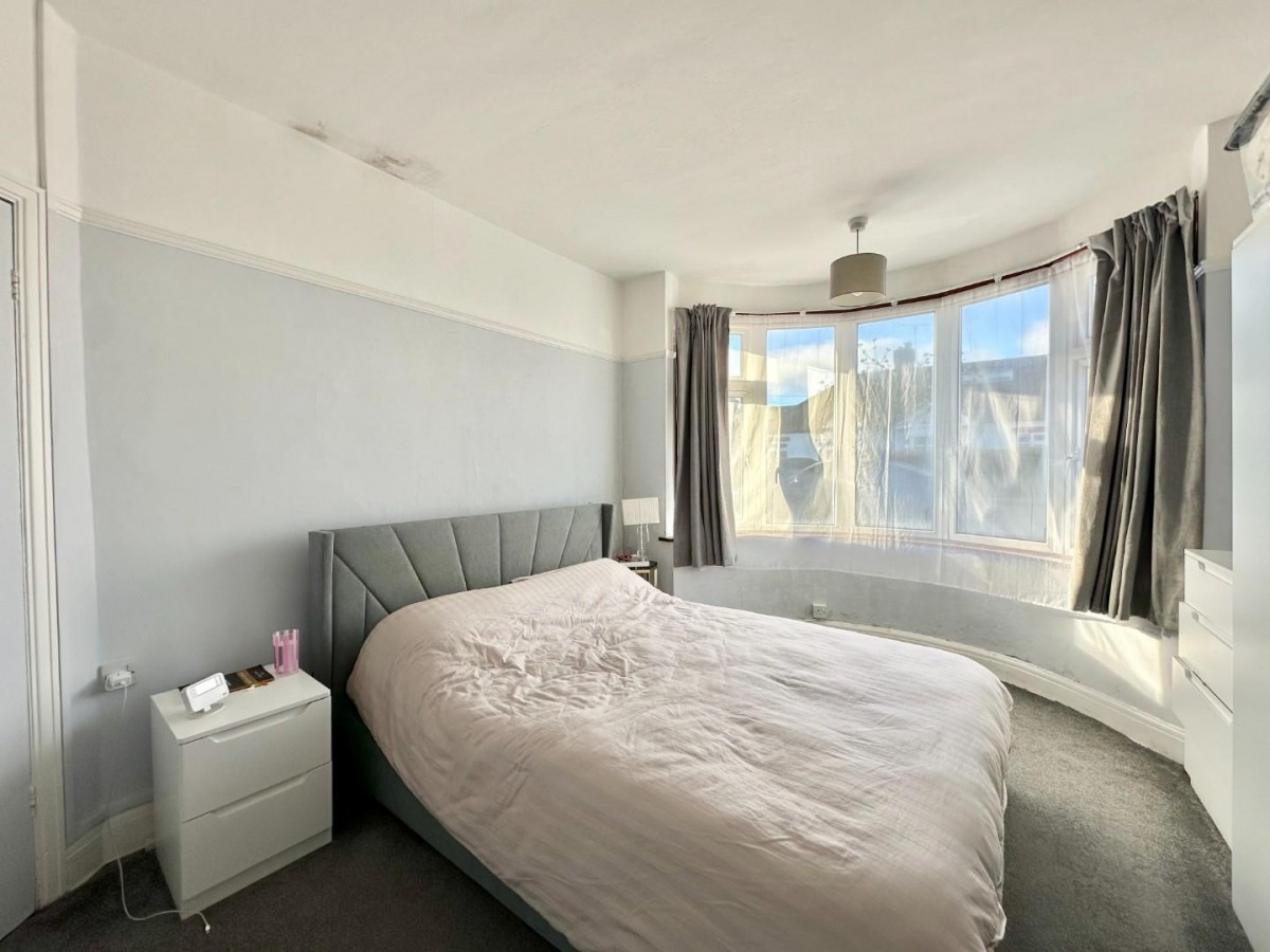 Mahlon Avenue, Ruislip