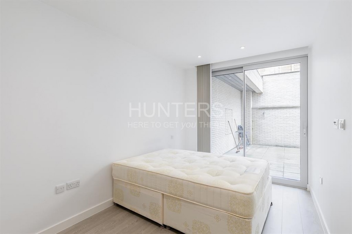 Seven Sisters Road, London, N4