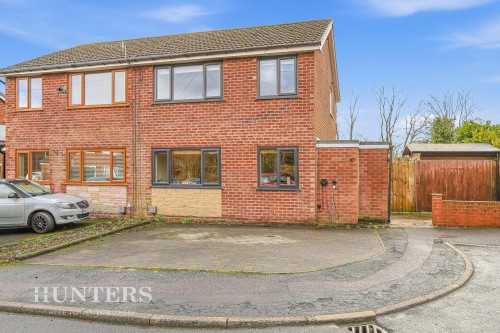Petts Crescent, Littleborough OL15 8ED
