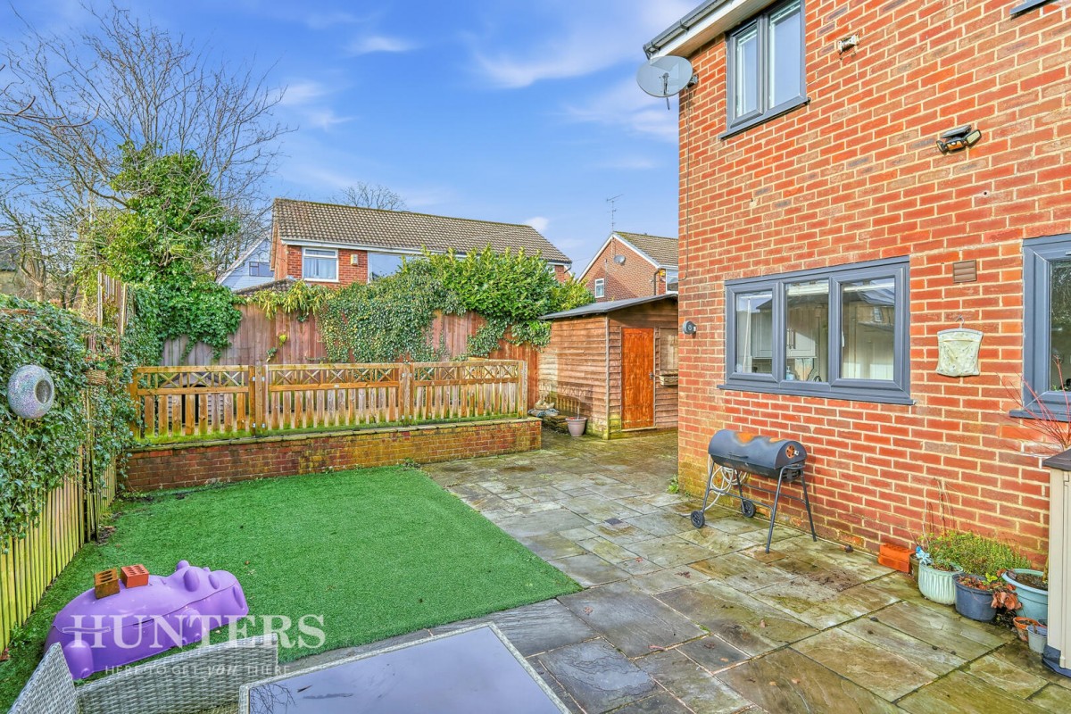 Petts Crescent, Littleborough OL15 8ED