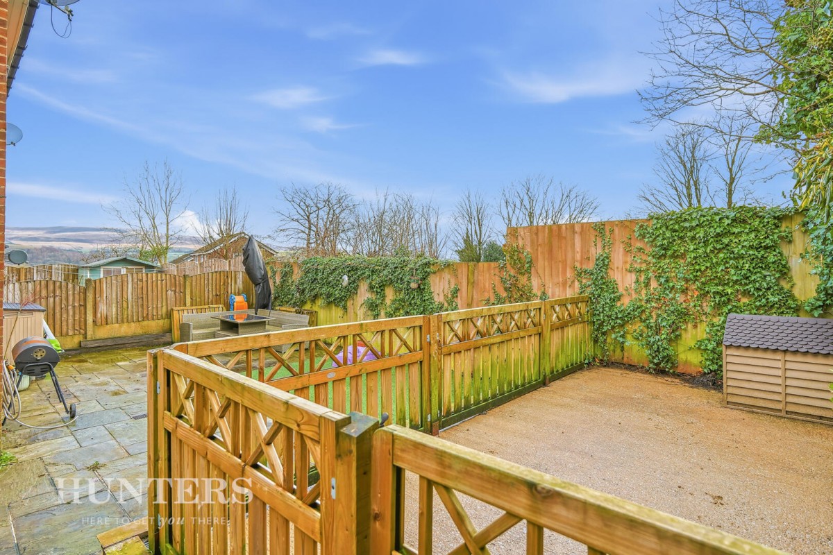 Petts Crescent, Littleborough OL15 8ED