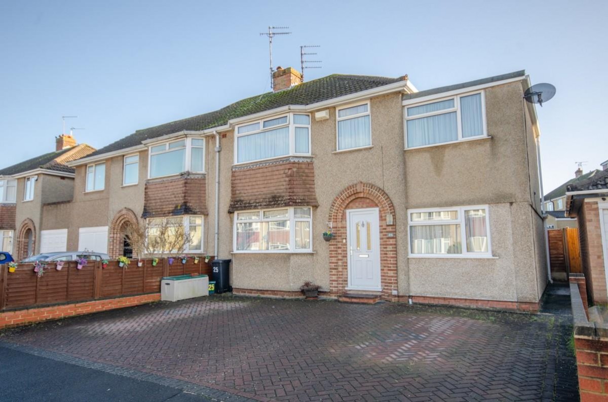 Bridgeleap Road, Downend. Bristol, BS16 6TP