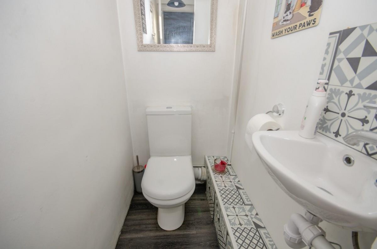 Bridgeleap Road, Downend. Bristol, BS16 6TP