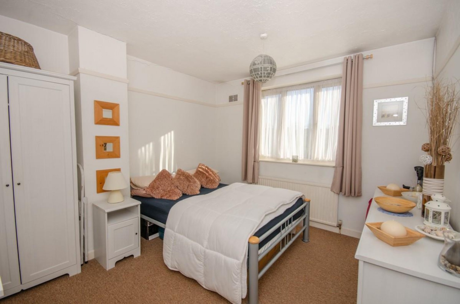 Bridgeleap Road, Downend. Bristol, BS16 6TP