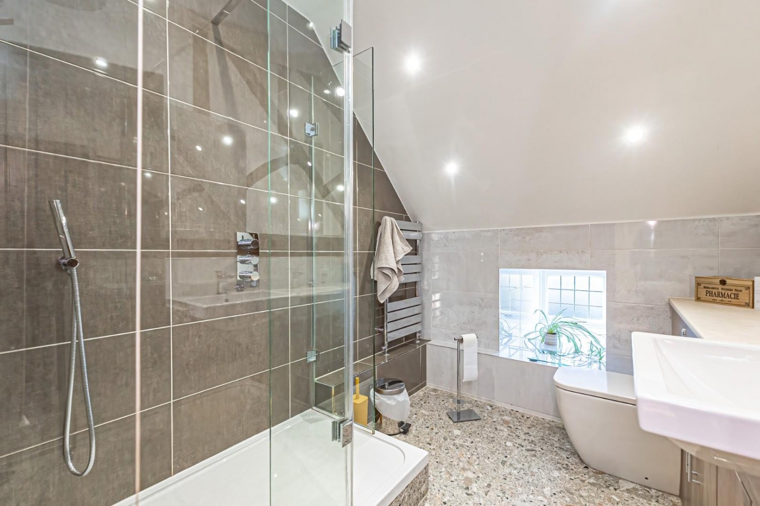 High Street, Cheddington, LU7 0RQ