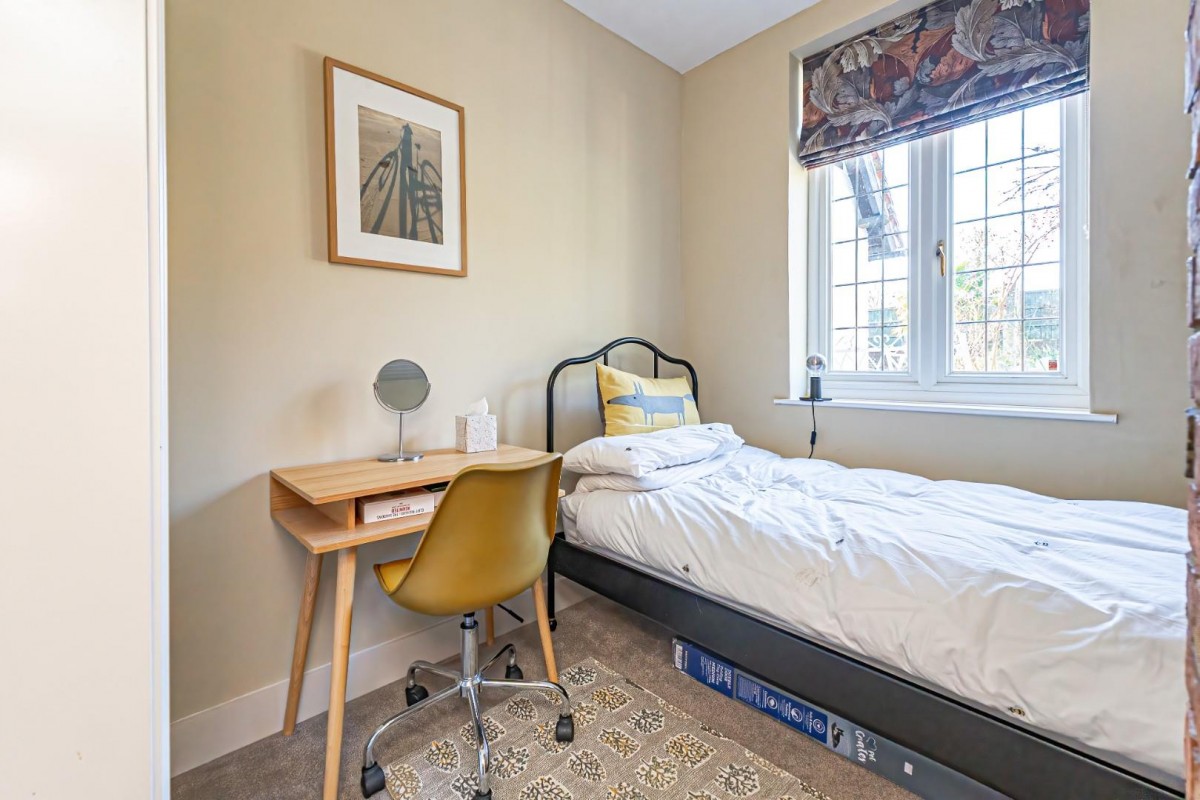 High Street, Cheddington, LU7 0RQ