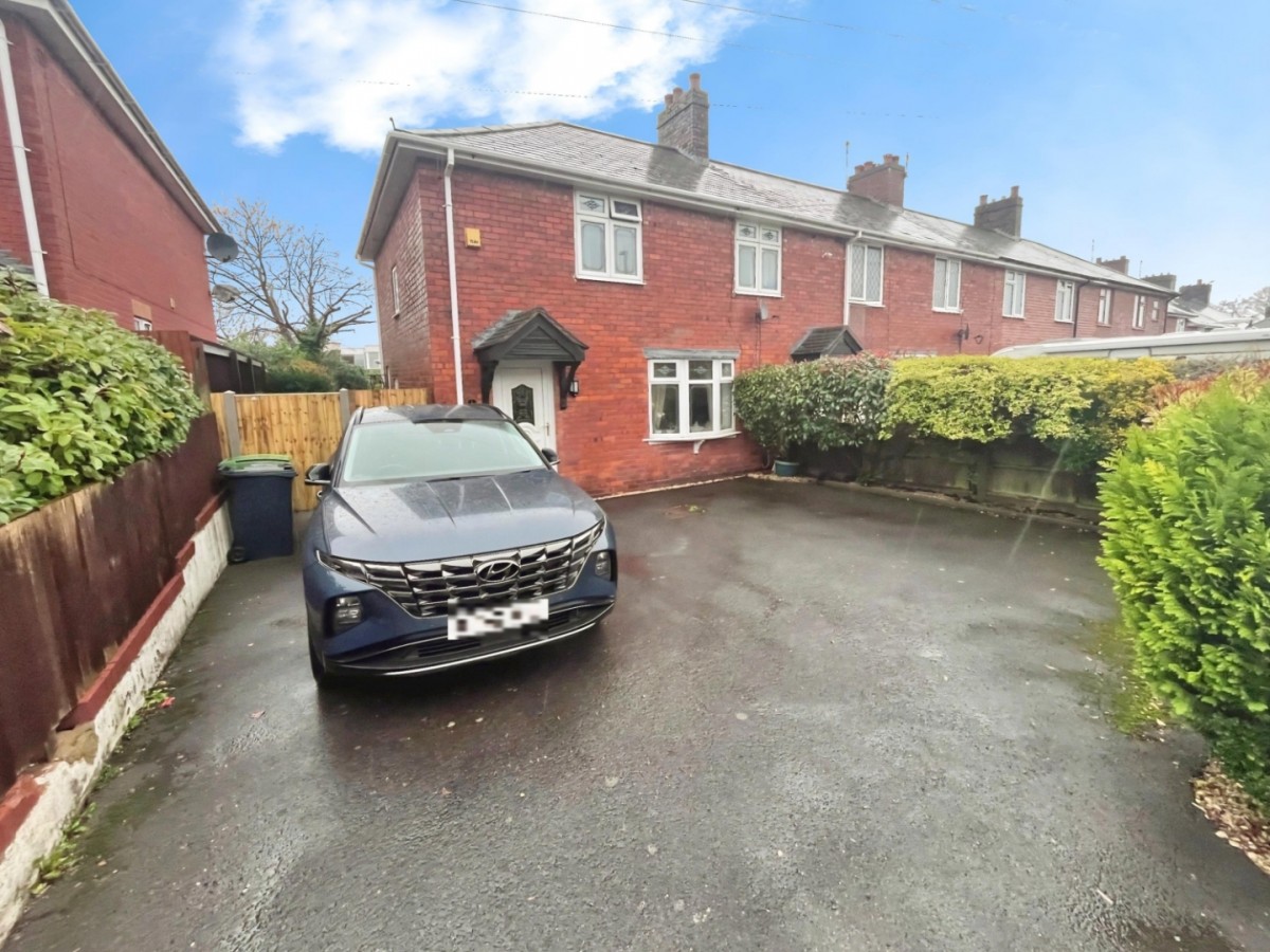 Cross Lane, Sedgley, DY3 1PB