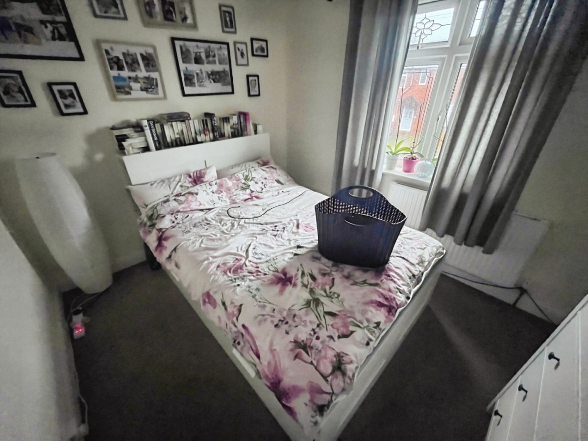 Cross Lane, Sedgley, DY3 1PB