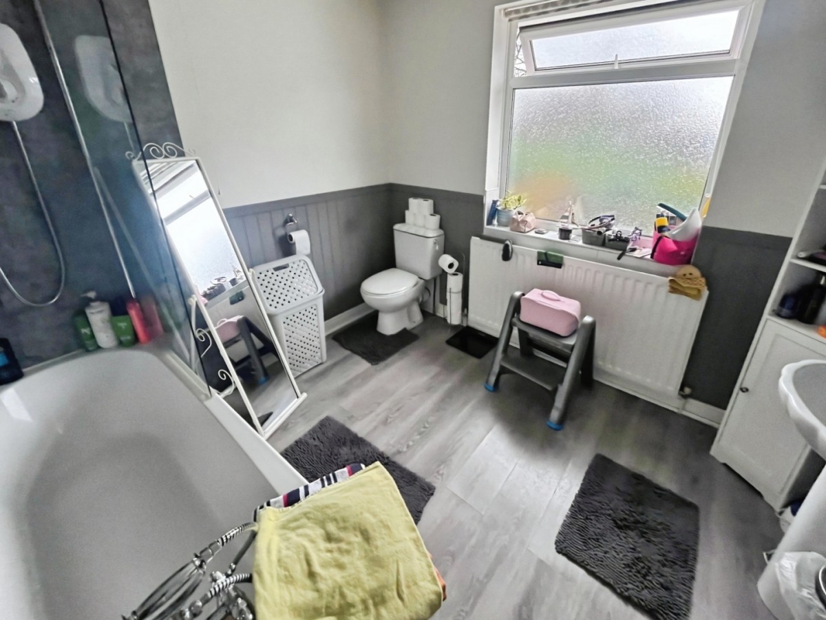 Cross Lane, Sedgley, DY3 1PB