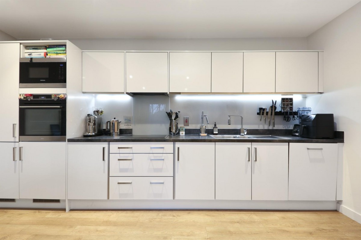 Lomond Grove, London, SE5