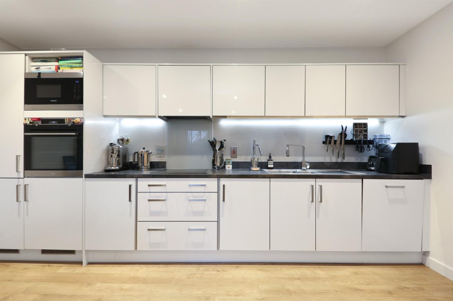 Lomond Grove, London, SE5