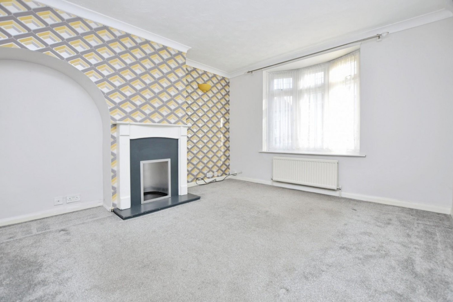 Cornshaw Road, Dagenham, RM8
