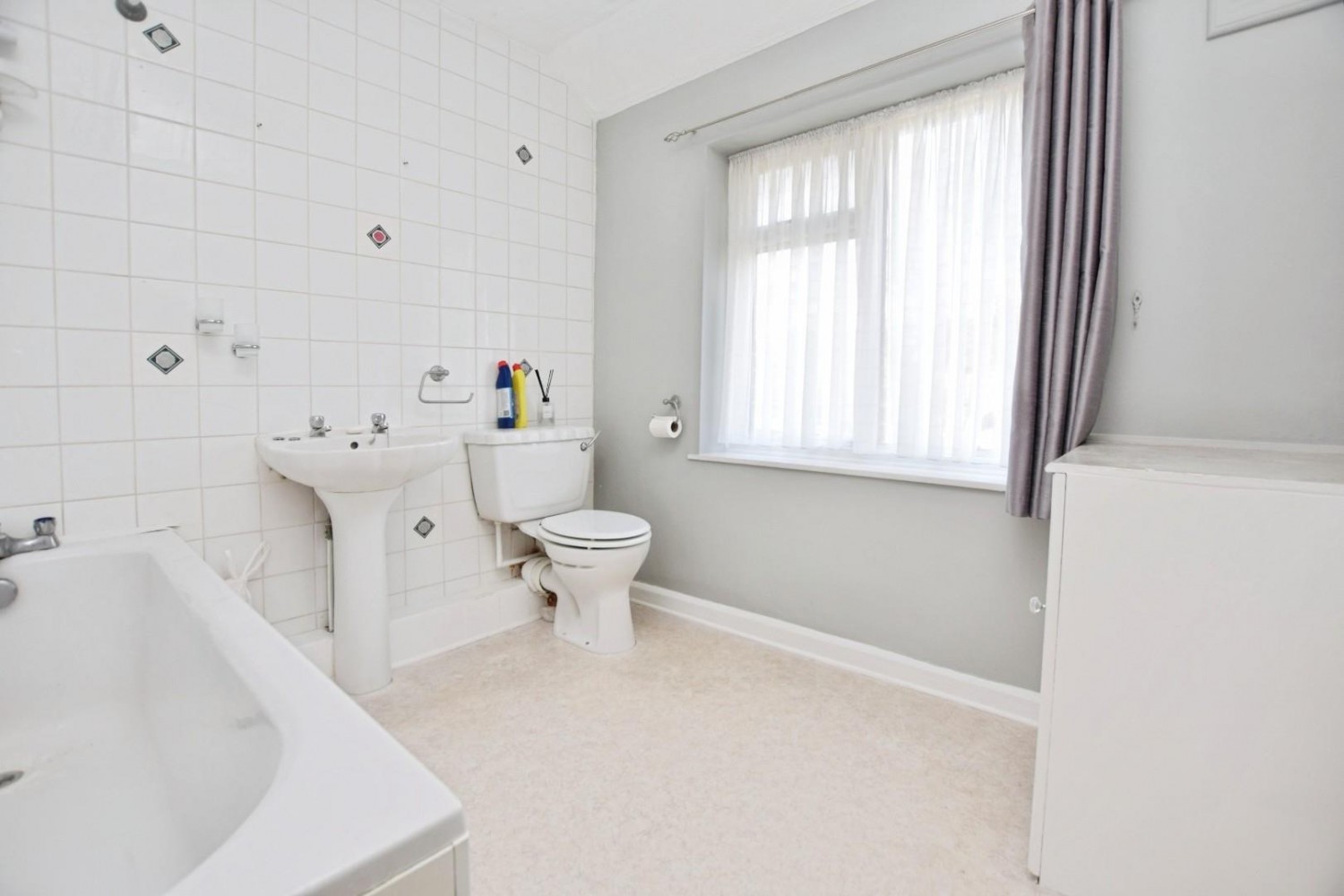 Cornshaw Road, Dagenham, RM8