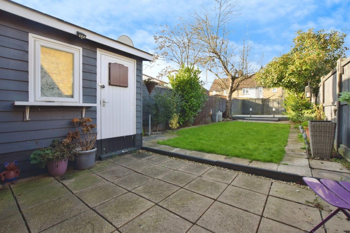 Cornshaw Road, Dagenham, RM8