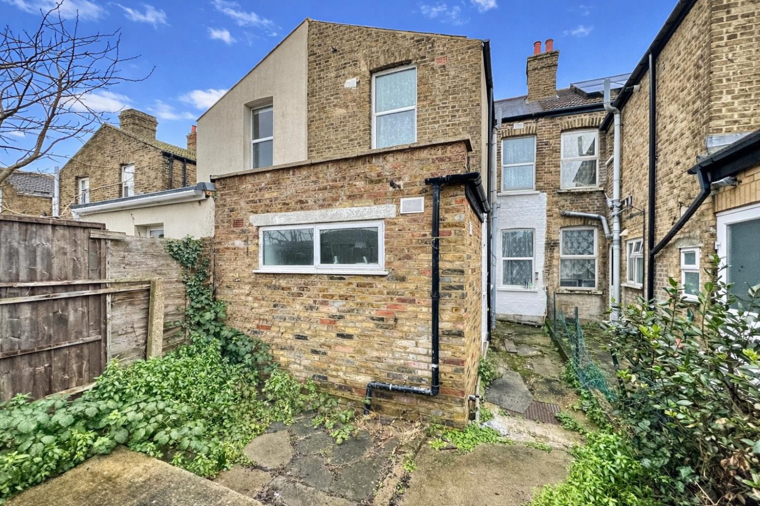 Mount Avenue, Southall